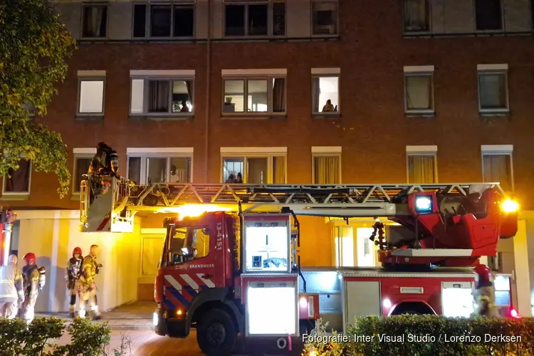 Bewoonster (60) komt om bij woningbrand in Zuidoost