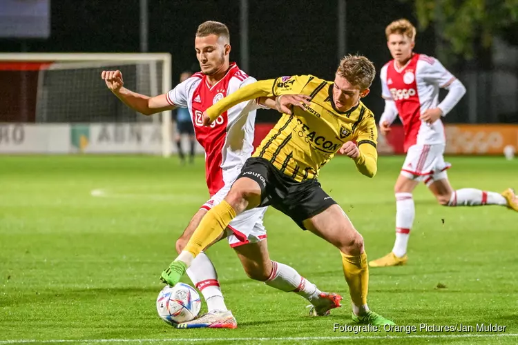 Jong Ajax en VVV-Venlo delen de punten