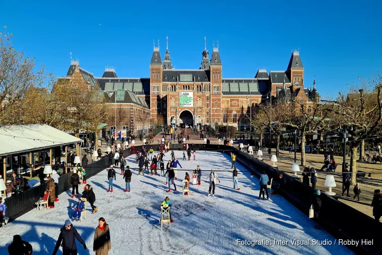 Volop vertier op ijsbaan Museumplein