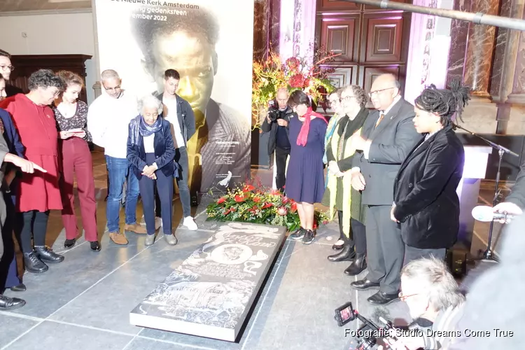 Anton de Kom herdacht in Nieuwe Kerk