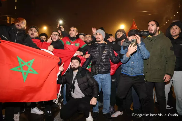 Fans Marokko vieren bereiken halve finale WK op Mercatorplein
