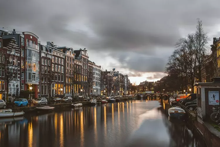 Een huis gekocht in Amsterdam? Zo richt je je nieuwe huis in