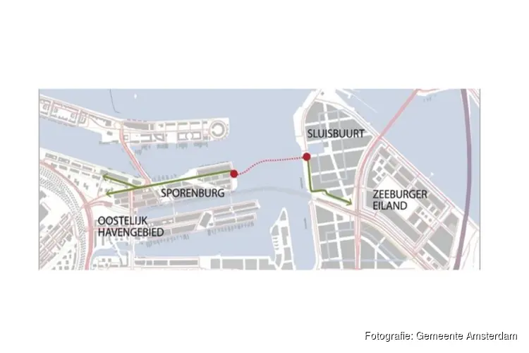 Nieuwe fietsers- en voetgangerspont tussen Zeeburgereiland en Sporenburg