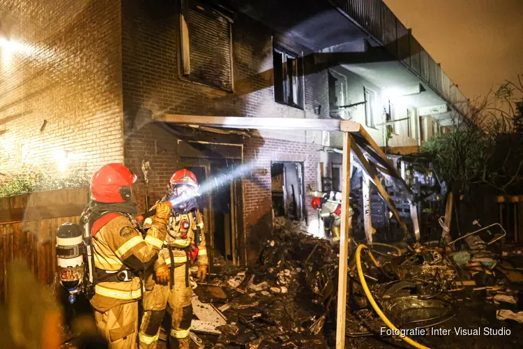 Veel schade bij brand in woning Amsterdam-Noord
