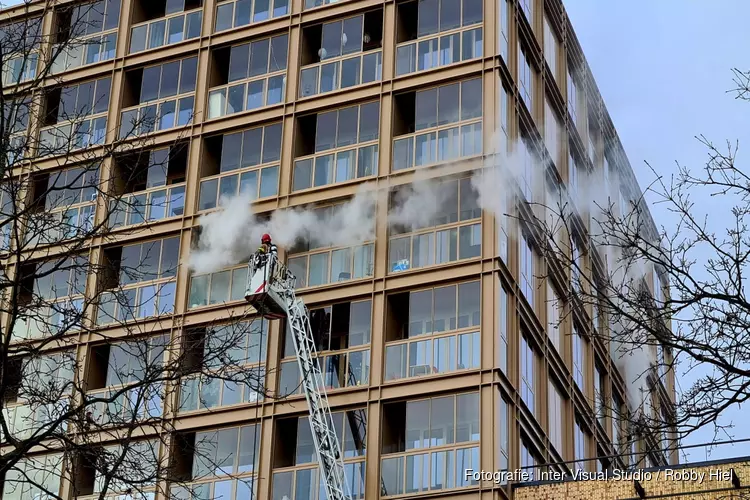 Brand op zevende verdieping van flat in Nieuw-West