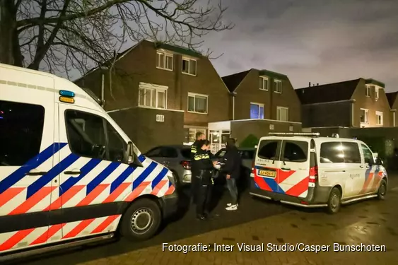 Bewoner Betrapt Inbrekers Op Heterdaad En Raakt Gewond; Politie Zoekt ...