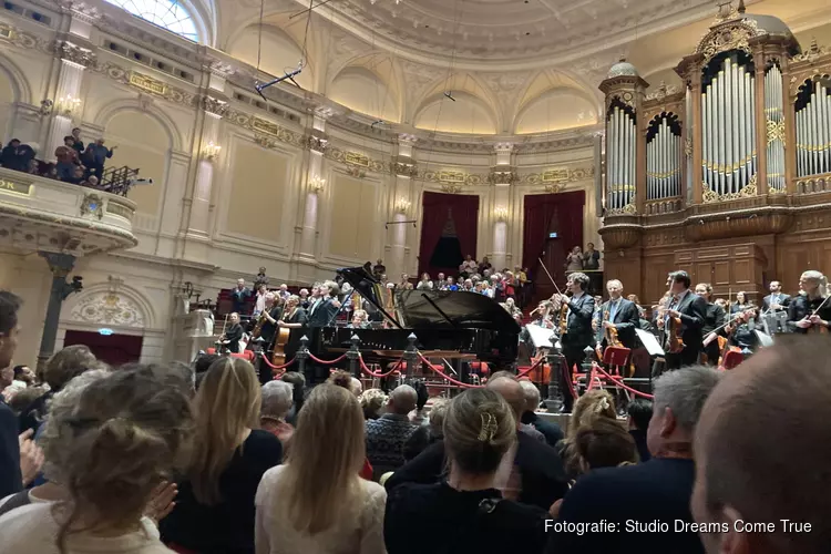 Yoav Levanon verrast Zondagochtendpubliek Concertgebouw!