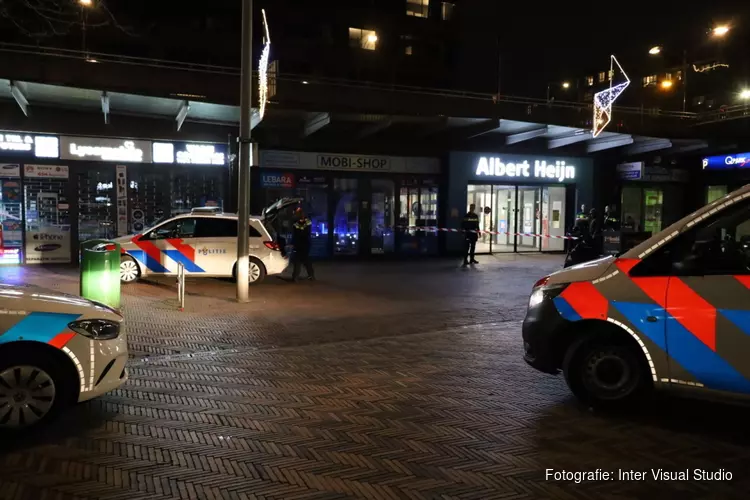 Overval op supermarkt Bijlmerplein; politie zoekt getuigen