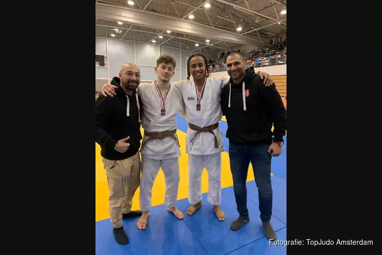 Drie zwaarbevochte podiumplekken voor Amsterdamse judoka&#39;s op NK-21