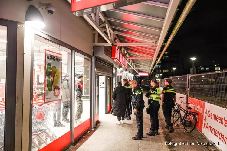 Politie zoekt overvallers supermarkt Sierplein