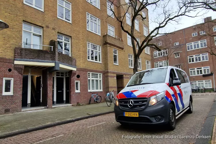 Explosie bij portiek in Rivierenbuurt Amsterdam