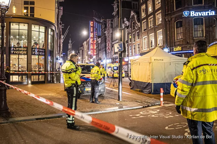 Fietser overleden na aanrijding op Rembrandtplein