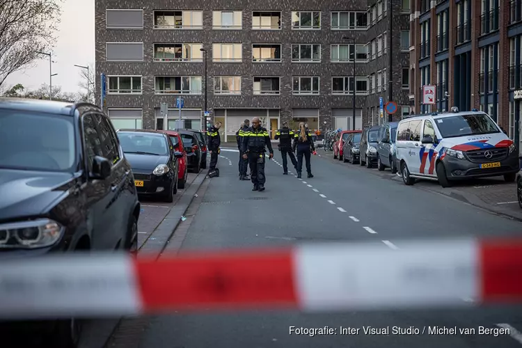 Gewonde bij schietpartij aan de Oostelijke Handelskade in Amsterdam