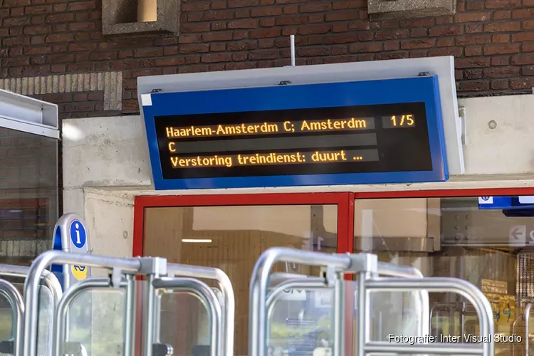 Geen treinen van en naar Amsterdam en Schiphol door systeemstoring