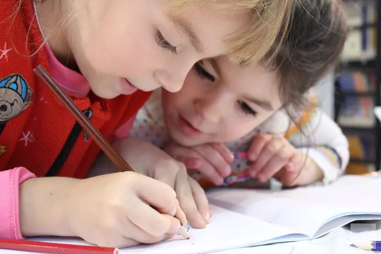 Amsterdam investeert in familiescholen