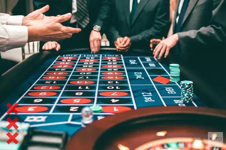 Het opkomende fenomeen van online casino's in Amsterdam: Een vergelijking tussen fysieke en online gokervaring