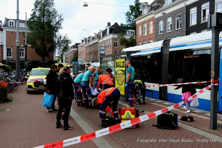 Fietser zwaargewond na ongeluk met overstekende tramreiziger