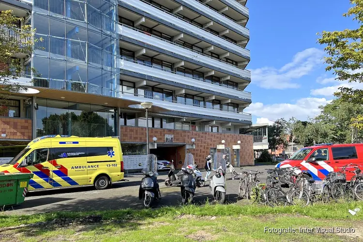 Gewonde bij kleine woningbrand in Amsterdam-Zuidoost