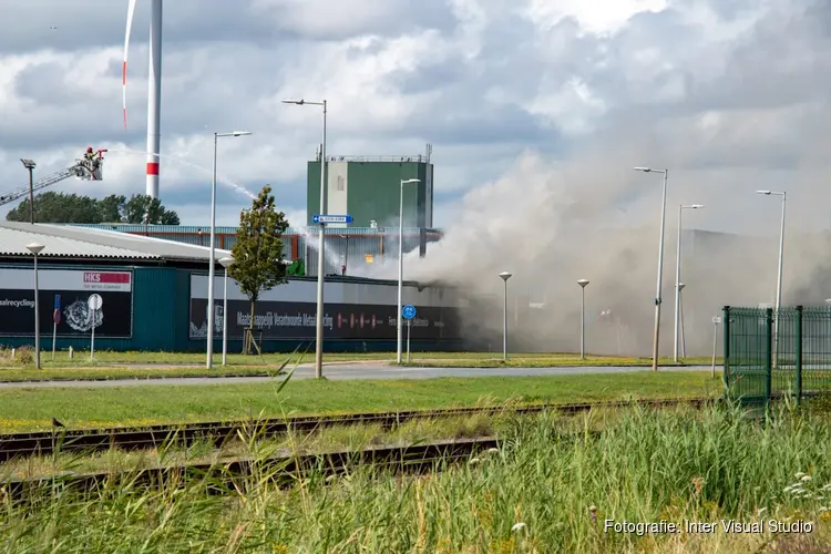 Brand bij recyclingbedrijf in Amsterdam