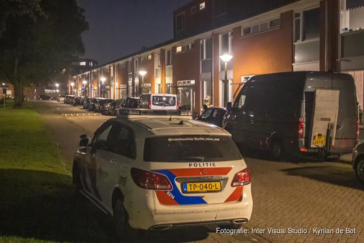 Bewoner Amsterdam Nieuw-West overvallen in woning