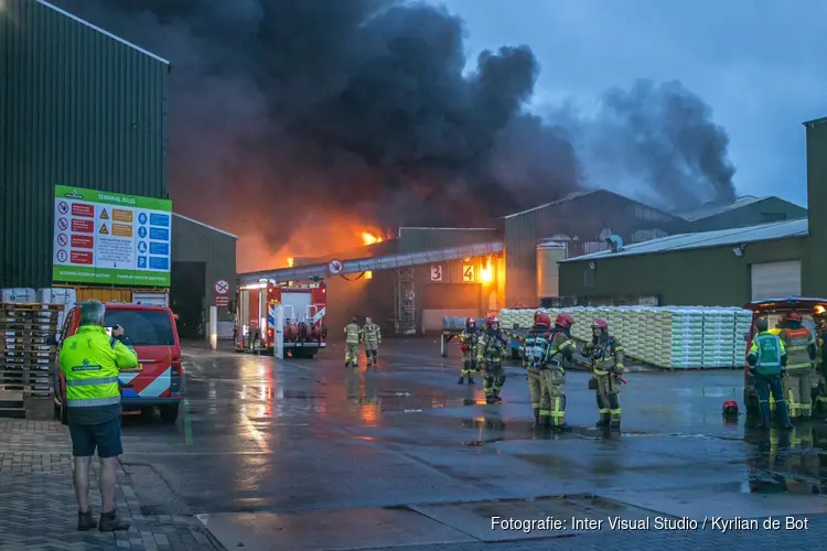 Grote brand in Westelijk Havengebied