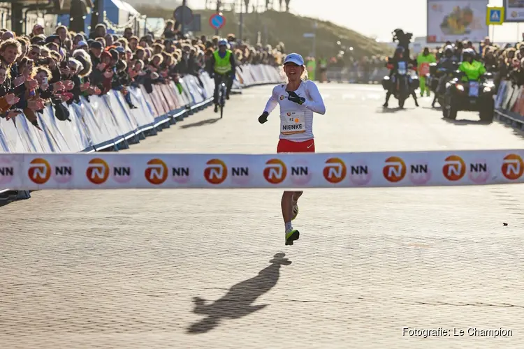 Nienke Brinkman blikvanger in sterk nationaal veld TCS Amsterdam Marathon