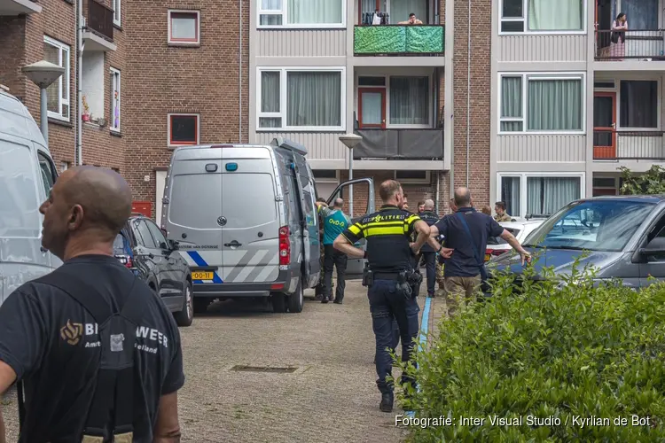 Explosief materiaal gevonden in Nieuw-West, EOD ter plaatse