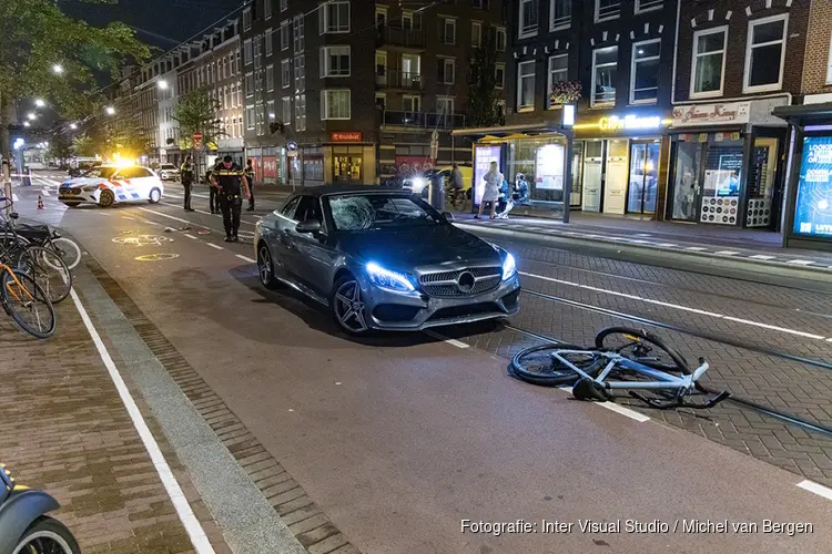 Fietser ernstig gewond bij aanrijding in Kinkerstraat