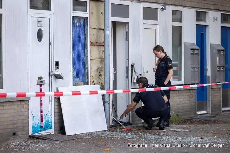 Weer explosie bij woning aan de Bankwekerij in Amsterdam-Noord