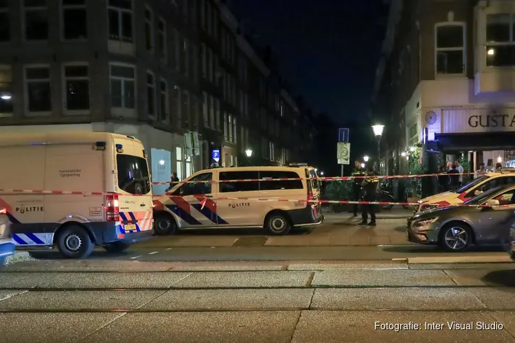 Arrestatieteam in actie op Overtoom