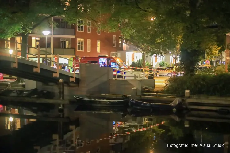 Persoon te water aan Arie Biemondstraat