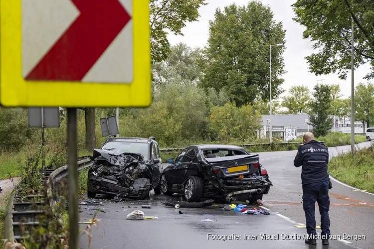 Gewonden bij frontale botsing op Australiehavenweg