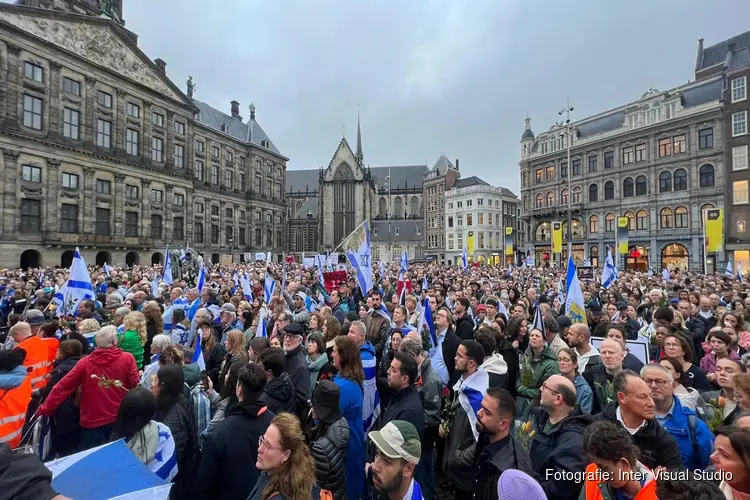 Honderden demonstranten voor Israël op de Dam