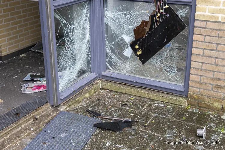 Twee explosies in één nacht, Amsterdam-West en Diemen