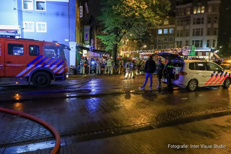 Brand bij horecagelegenheid aan het Spui in Amsterdam