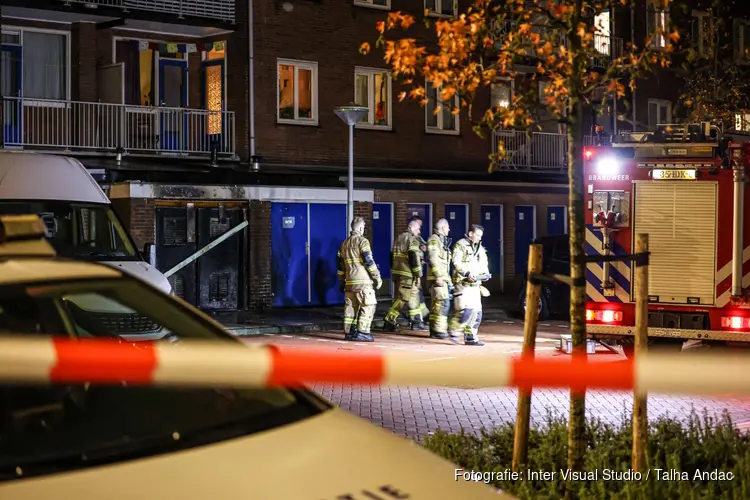 Brand aan achterkant van viswinkel in Nieuw-West