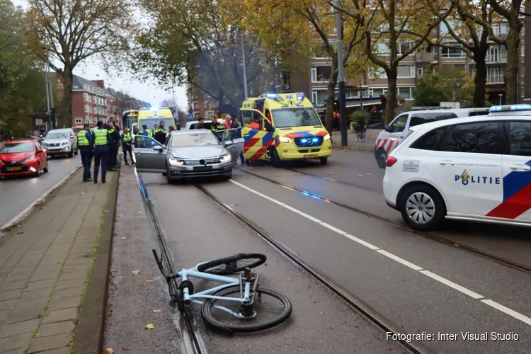 Fietser ernstig gewond geraakt in Amsterdam-Zuid