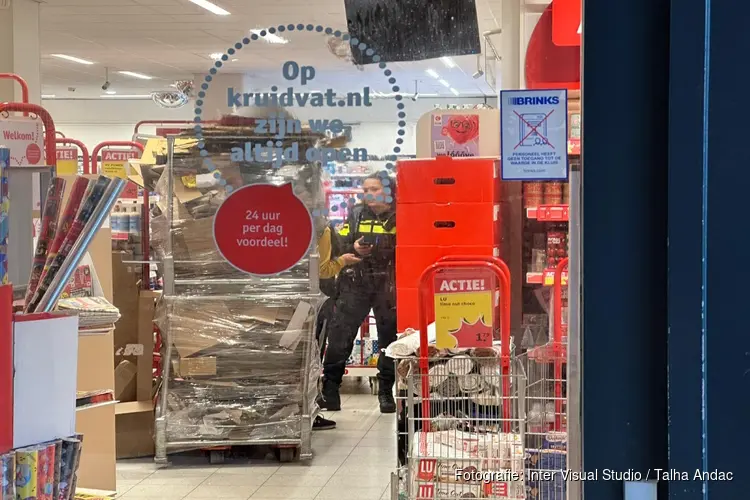 Poging tot overval op Kruidvat in Amsterdam-Noord