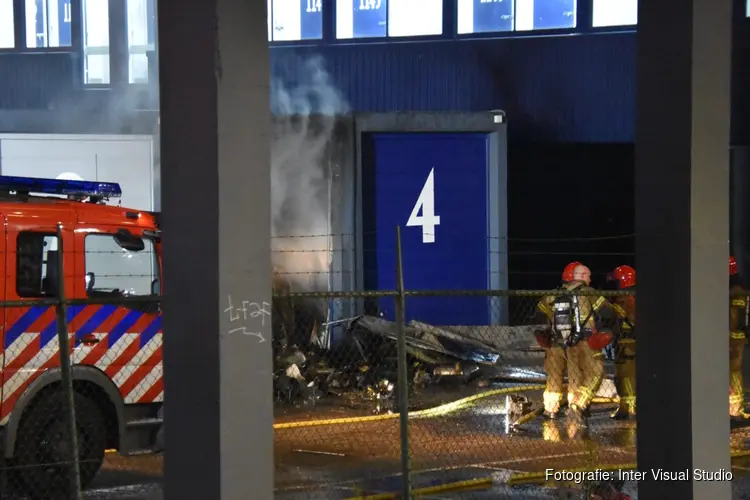 Brand in opslagboxen-bedrijf in Diemen