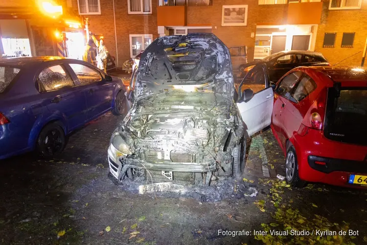 Gestolen auto gaat in vlammen op in Amsterdam