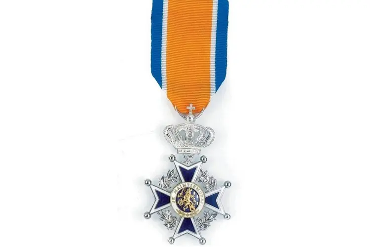 Gevierde ‘dressmaker’ benoemd tot Ridder in de Orde van Oranje-Nassau