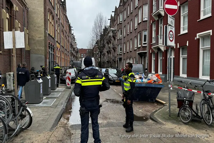 Hulpdiensten rukken uit voor explosief in Amsterdam