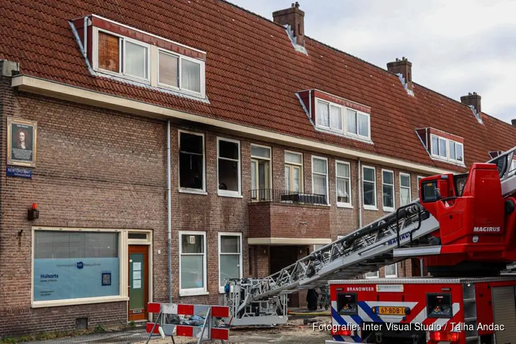 Veel schade na brand in woning in Oost