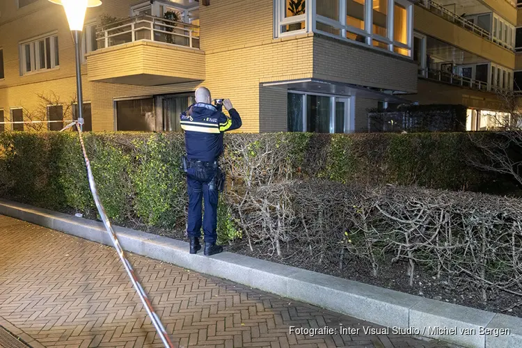 Schade na explosie bij appartement aan de Bundlaan in Amsterdam