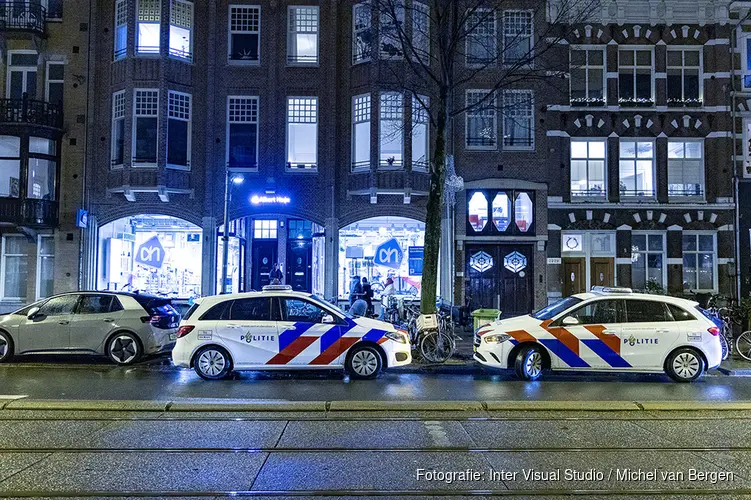 Gewapende overval op de Albert Heijn aan de Overtoom in Amsterdam