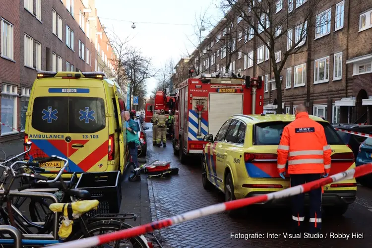 Explosie in Amsterdam-West: vrouw gewond, man aangehouden