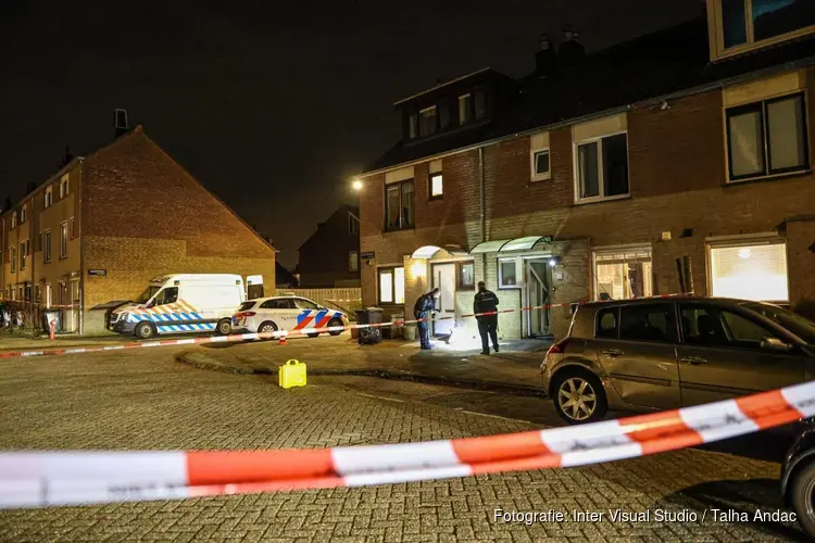 Explosie bij woning Tefelenstraat in Amsterdam-Zuidoost