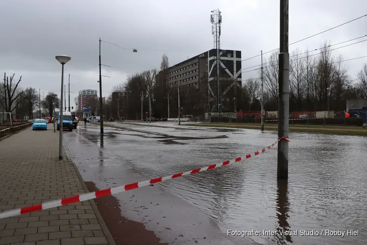 Extreem veel wateroverlast in Amsterdam-Slotervaart