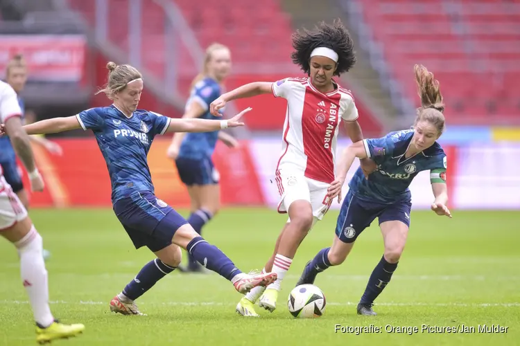 Ajax Vrouwen zonder problemen langs Feyenoord