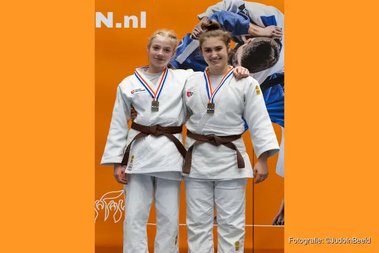Tweemaal goud voor Amsterdamse judo-zussen op NK-18